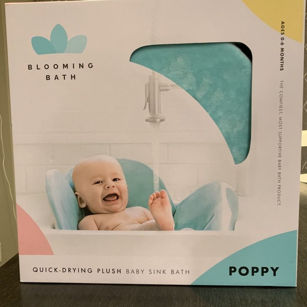 NEW Blooming Bath Poppy Lotus (Quick Drying Plush Baby Sink Bath)